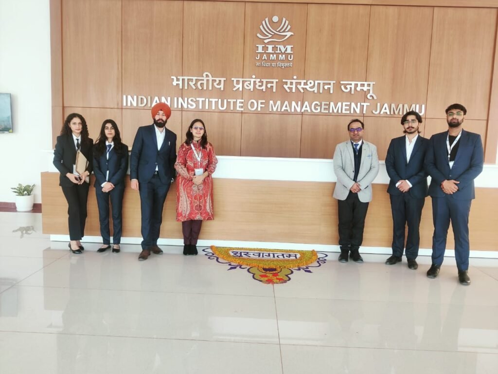 SMVDU-TBIC Team and Students Participate in BRICS Youth Council Entrepreneurship Run-Up event at IIM Jammu